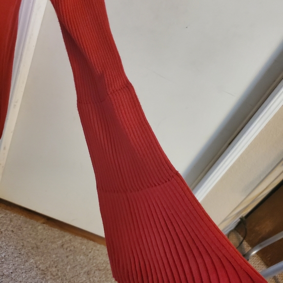 Vince Camuto Red Bell Sleeve Sweater Sz S - Picture 2 of 4